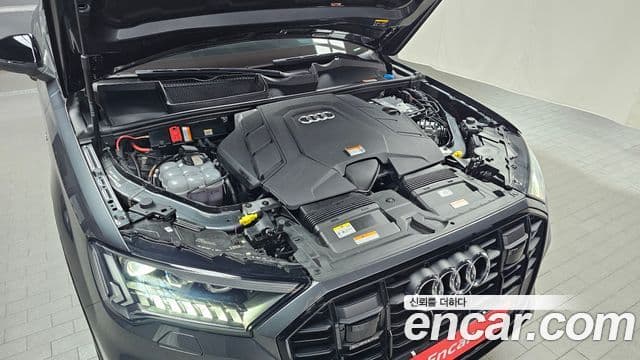 Audi Q7 2022 — ფოტო 6/20