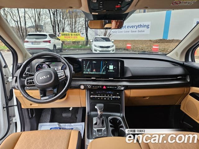 Kia Carnival 2022 — фото 15 из 20