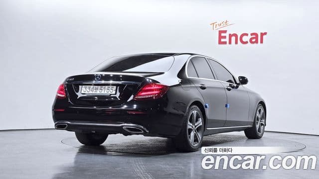 Mercedes-Benz E-Class 2019 — ფოტო 2/20