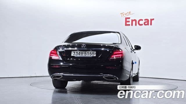Mercedes-Benz E-Class 2019 — ფოტო 4/20