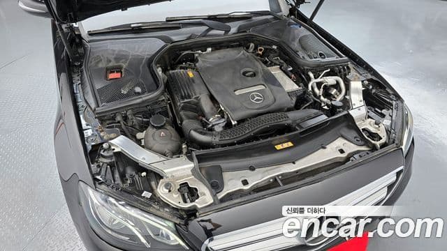 Mercedes-Benz E-Class 2019 — ფოტო 6/20