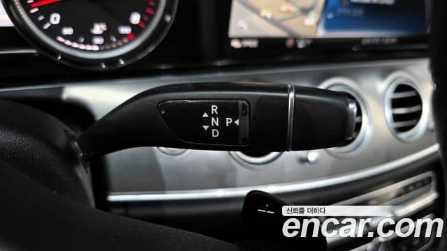 Mercedes-Benz E-Class 2019 — ფოტო 9/20