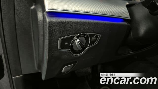 Mercedes-Benz E-Class 2019 — ფოტო 16/20