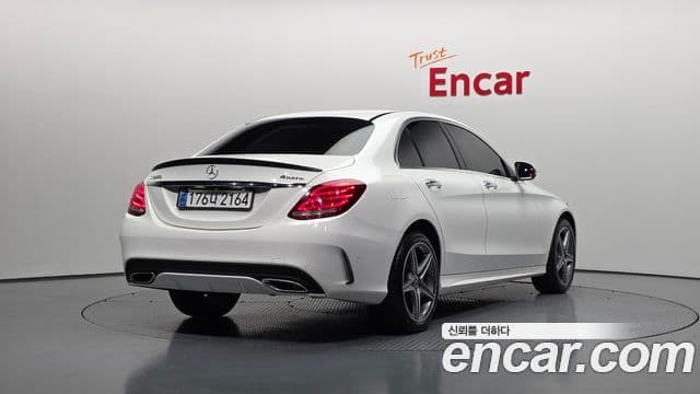 Mercedes-Benz C-Class 2018 — ფოტო 2/20