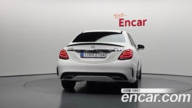 Mercedes-Benz C-Class 2018 — ფოტო 4/20