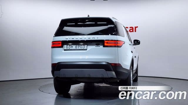 Land Rover Discovery 5 2018 — Şəkil 5/20