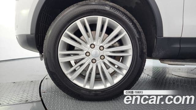Land Rover Discovery 5 2018 — Şəkil 18/20