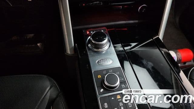 Land Rover Discovery 5 2018 — Şəkil 7/20