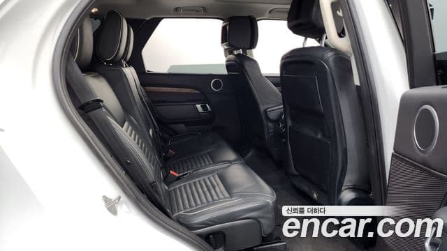 Land Rover Discovery 5 2018 — Şəkil 12/20