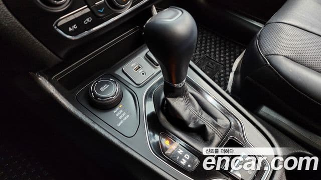 Jeep Cherokee 2021 — Şəkil 9/20