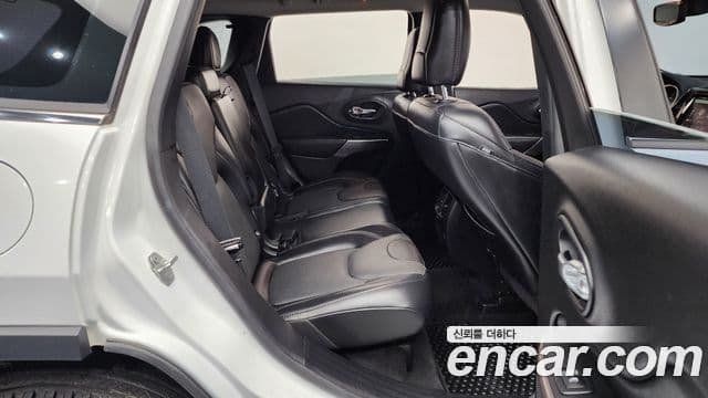 Jeep Cherokee 2021 — Şəkil 12/20