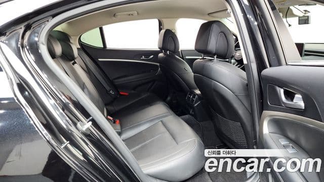 Genesis G70 2021 — ფოტო 16/20