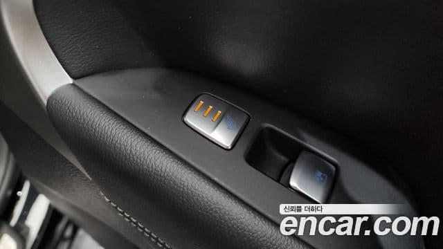Genesis G70 2021 — ფოტო 17/20
