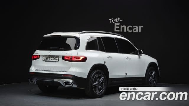 Mercedes-Benz GLB-Class 2021 — ფოტო 2/20