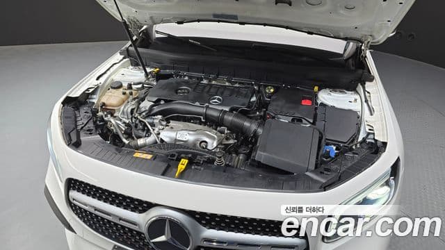 Mercedes-Benz GLB-Class 2021 — ფოტო 6/20