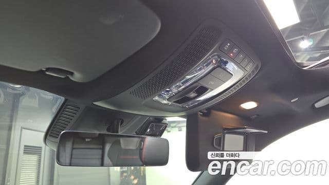 Mercedes-Benz GLB-Class 2021 — ფოტო 18/20