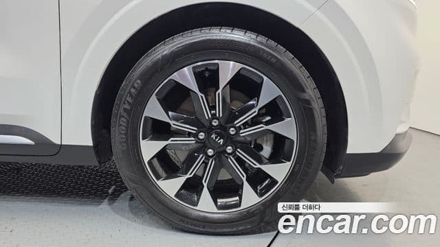 Kia Carnival 2020 — Фото 5/20