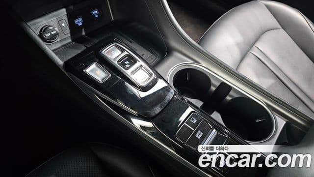 Hyundai Sonata Hybrid 2021 — ფოტო 2/20