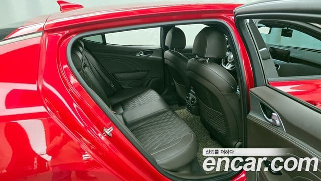 Kia Stinger 2021 — ფოტო 12/20