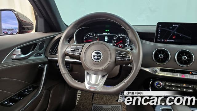 Kia Stinger 2021 — ფოტო 13/20