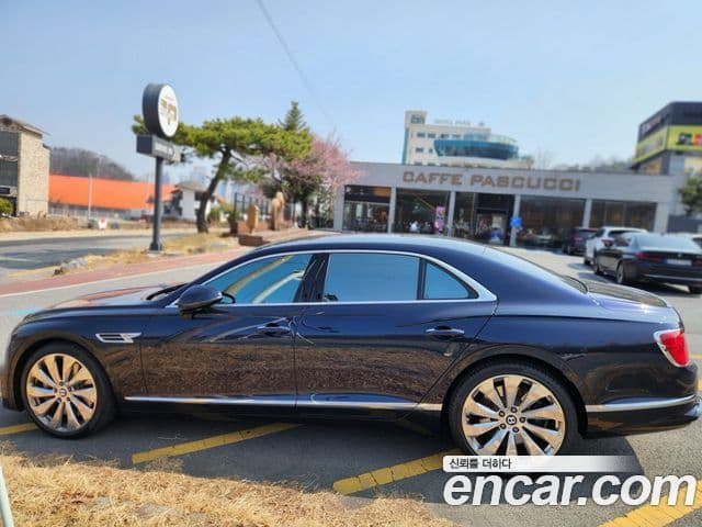 Bentley Flying Spur 2022 — Şəkil 11/15