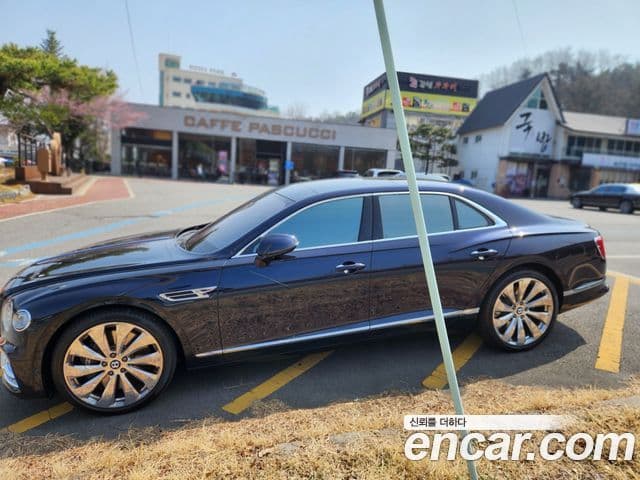 Bentley Flying Spur 2022 — Şəkil 12/15