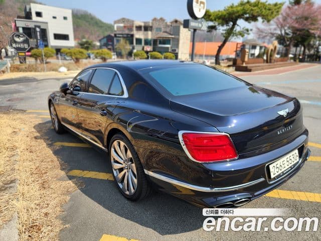 Bentley Flying Spur 2022 — Şəkil 14/15