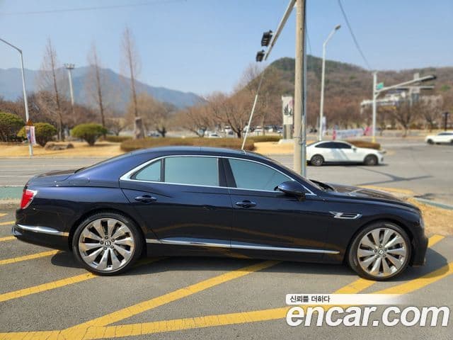 Bentley Flying Spur 2022 — Şəkil 15/15