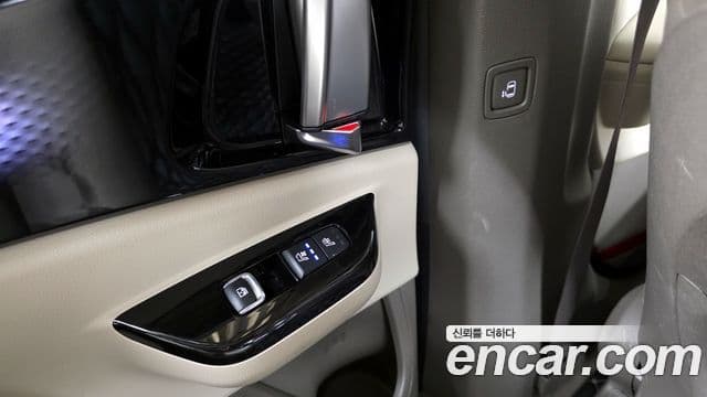 Kia Carnival 2021 — Şəkil 18/20