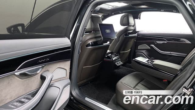 Audi A8 2021 — Şəkil 12/20