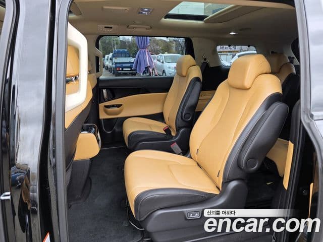 Kia Carnival 2023 — Фото 7/20
