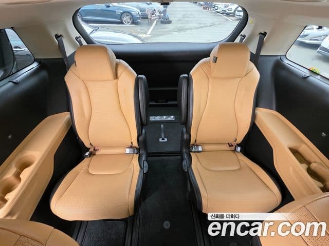 Kia Carnival 2023 — Фото 10/20