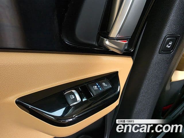 Kia Carnival 2023 — Фото 16/20