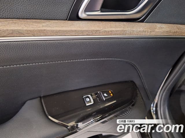 Kia K5 2023 — ფოტო 13/20