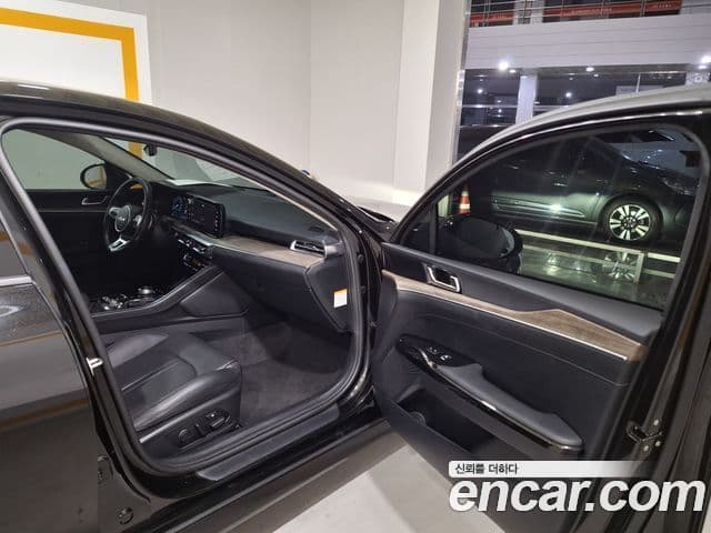 Kia K5 2023 — ფოტო 18/20