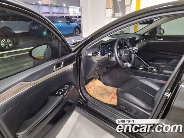 Kia K5 2023 — ფოტო 19/20