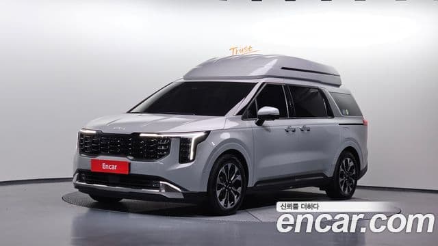 Kia Carnival 2023 — ფოტო 1/20