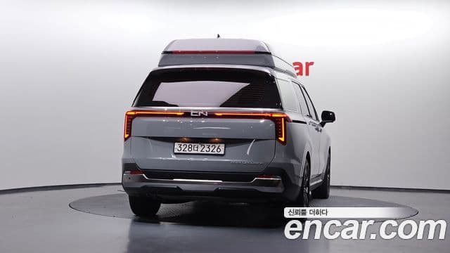 Kia Carnival 2023 — ფოტო 4/20