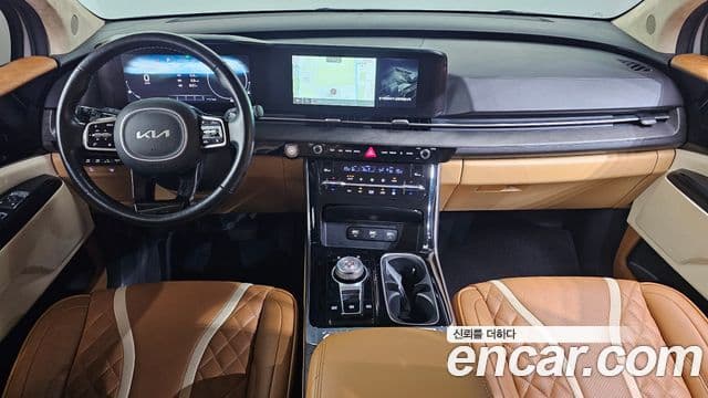 Kia Carnival 2023 — ფოტო 7/20