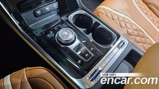 Kia Carnival 2023 — ფოტო 9/20