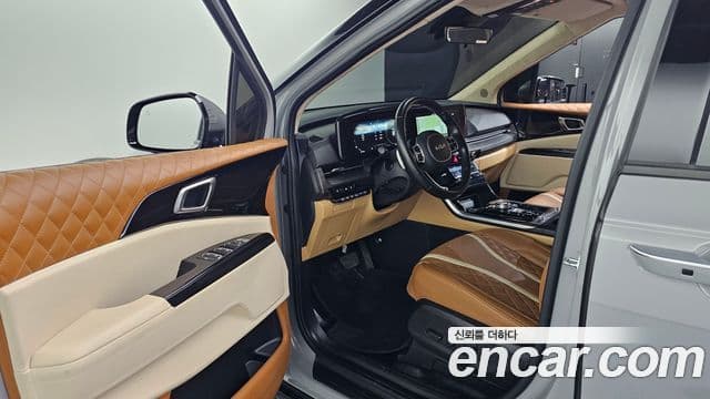 Kia Carnival 2023 — ფოტო 10/20