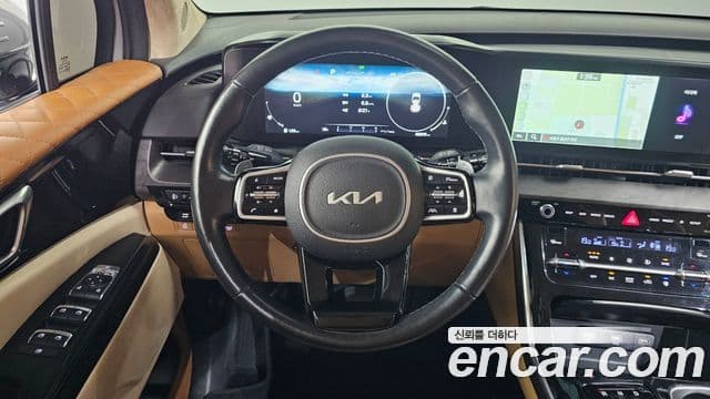 Kia Carnival 2023 — ფოტო 14/20