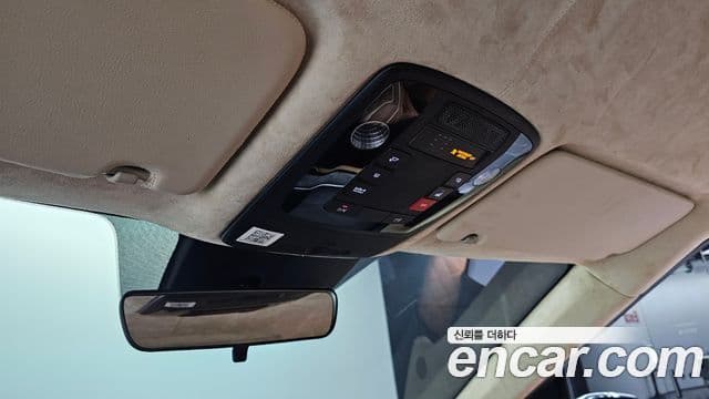 Kia Carnival 2023 — ფოტო 18/20