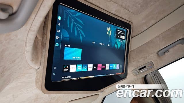 Kia Carnival 2023 — ფოტო 19/20