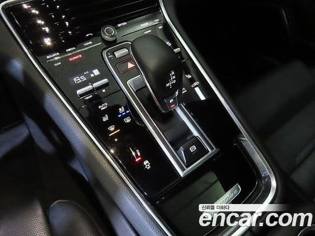 Porsche Panamera 2019 — Şəkil 15/20