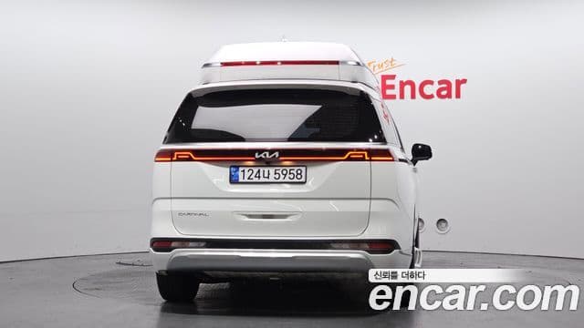 Kia Carnival 2022 — Фото 4/20
