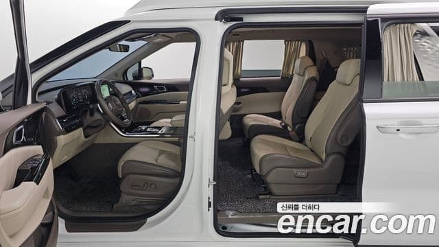 Kia Carnival 2022 — Фото 12/20