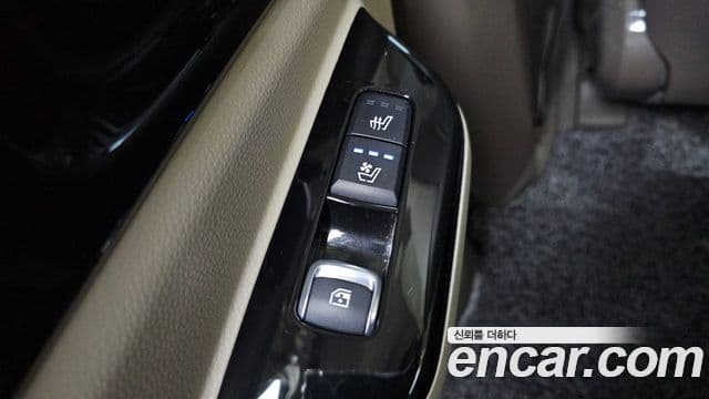 Kia Carnival 2022 — Фото 18/20