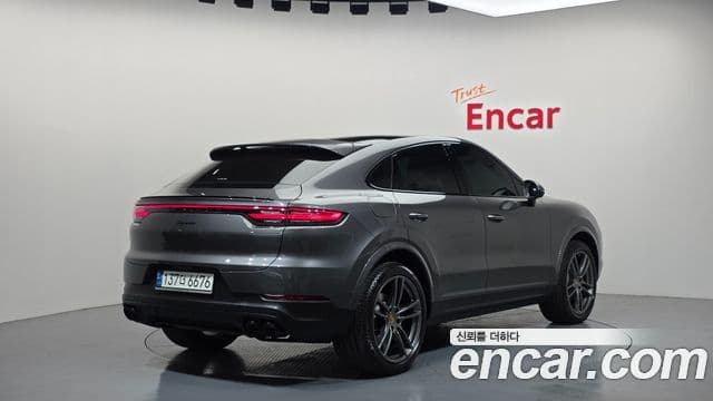 Porsche Cayenne 2021 — ფოტო 2/20