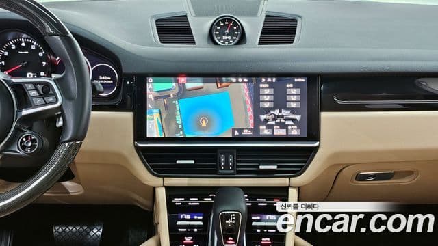 Porsche Cayenne 2021 — ფოტო 19/20